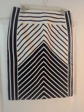 J Crew Pencil Skirt Navy Blue Cream Chevron Stripe 8 Back Zip Lined